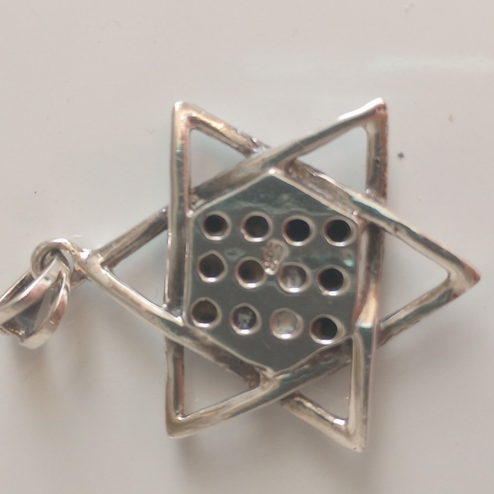 Star Of David Pendant - Picture 3 of 4